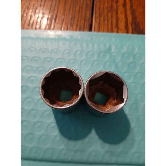 Vintage Craftsman Lot 2 13/16" 6 and 12 Point 3/8" Drive Sockets - Picture 3 of 4